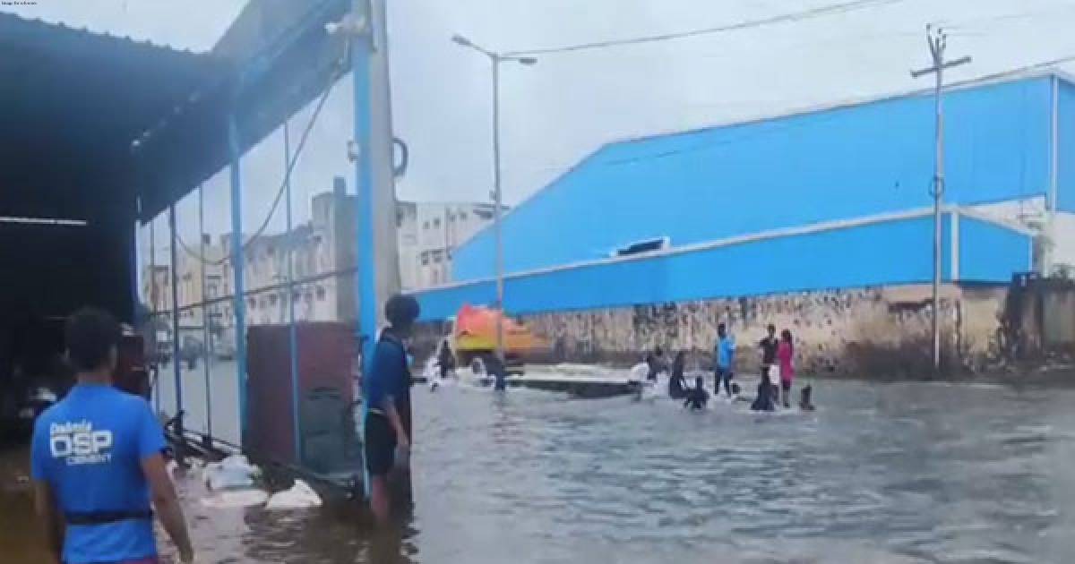 Traffic jams, roads inundated; Heavy downpour in Chennai causes disruption to normal life
